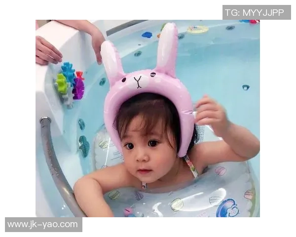 足球明星们对女儿的宠爱与关怀展现了父爱的温暖与独特魅力